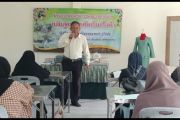 โครงการสงเสริมการประกอบอาชีพ "หลักสูตรการตัดเย็บเสื้อผ้า "